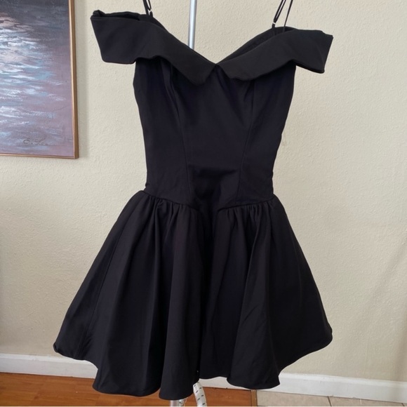 House of CB‎ S D-DD Tall Elida’ black off shoulder mini dress NWOT - Picture 4 of 15